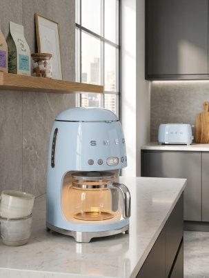 Капельная кофеварка SMEG DCF02PBEU, цвет пастельно-голубой глянцевый