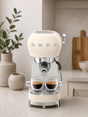 Кофеварка-эспрессо SMEG ECF02CREU, цвет кремовый глянцевый