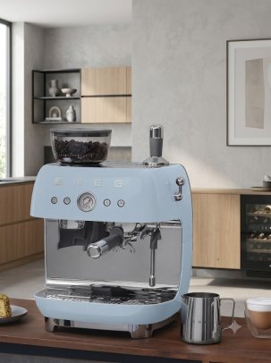 Кофемашина-эспрессо SMEG EGF03PBEU, цвет пастельно-голубой глянцевый