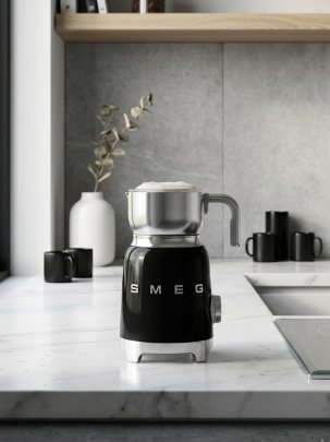 Вспениватель-капучинатор молока SMEG MFF11BLEU, цвет черный глянцевый