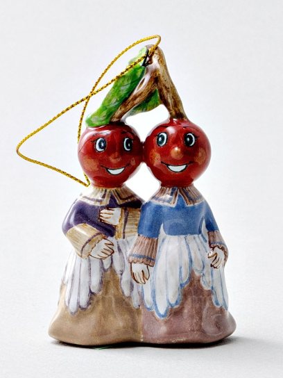Елочная игрушка «Графини Вишни» Форма: Графини Вишни. Майолика. 75 x 110 мм.