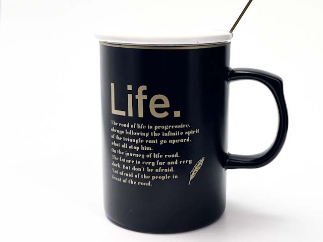 Кружка с крышкой и ложкой «Life» Форма: Royal Classics. Керамика. 480 мл.