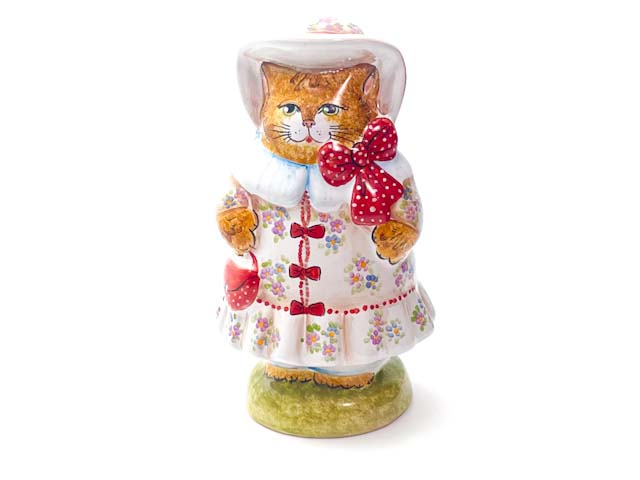 Скульптура «Кошечка в шляпе» Форма: Кошечка в шляпе. Майолика. 65 x 57 x 115 мм.